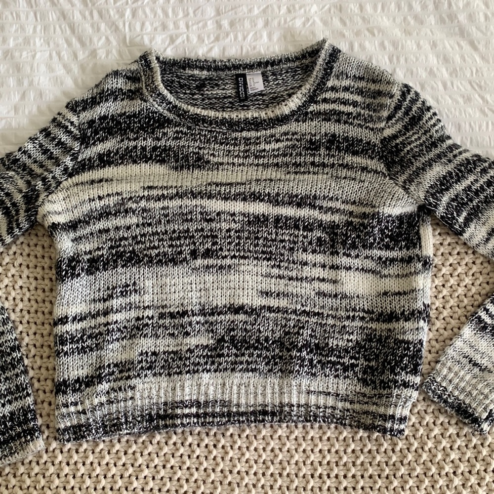 Black and White H&M Divided Sweater